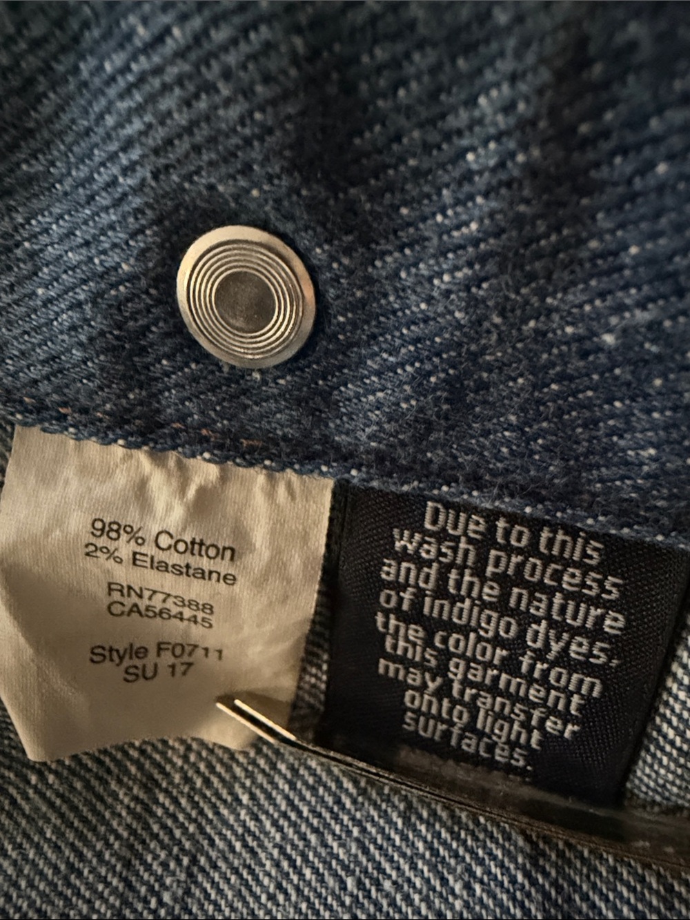 J crew Jean jacket Classification - Picture 3 of 4